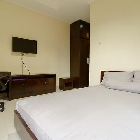 Dago Suites Syariah Cikarang Mitra Reddoorz Bekasi Exterior photo