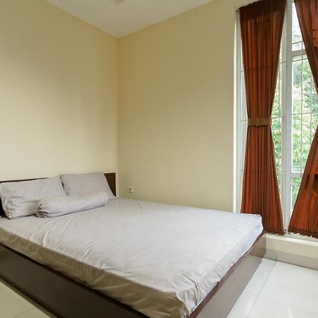 Dago Suites Syariah Cikarang Mitra Reddoorz Bekasi Exterior photo