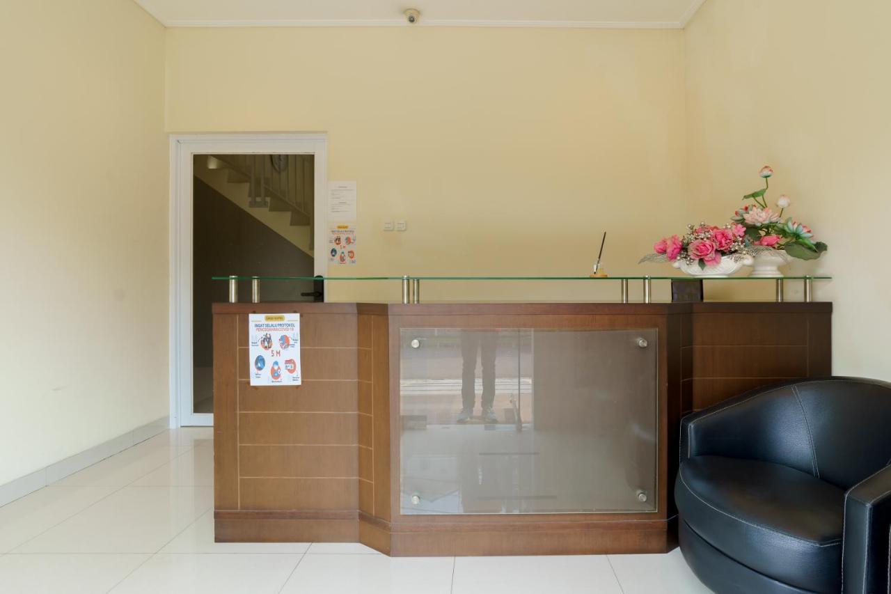 Dago Suites Syariah Cikarang Mitra Reddoorz Bekasi Exterior photo