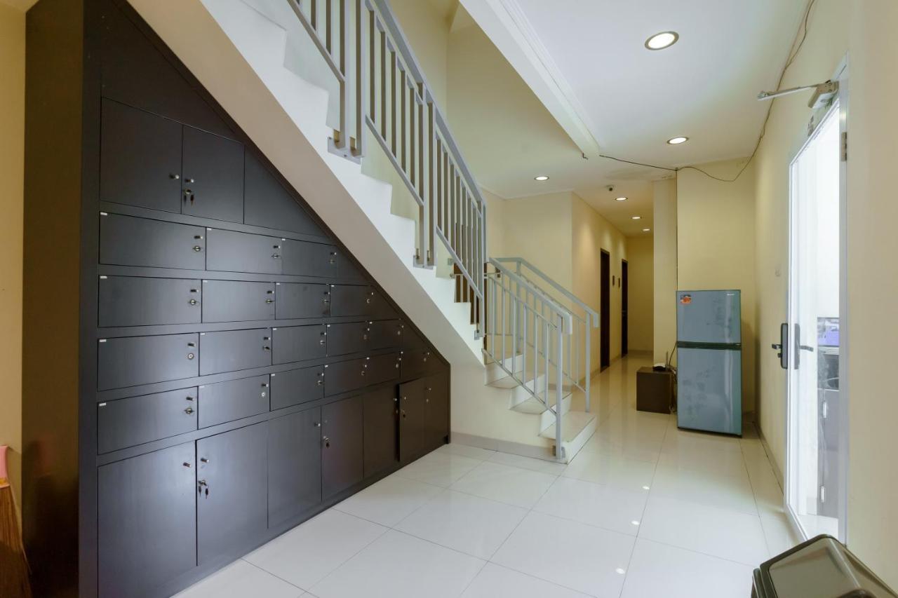 Dago Suites Syariah Cikarang Mitra Reddoorz Bekasi Exterior photo