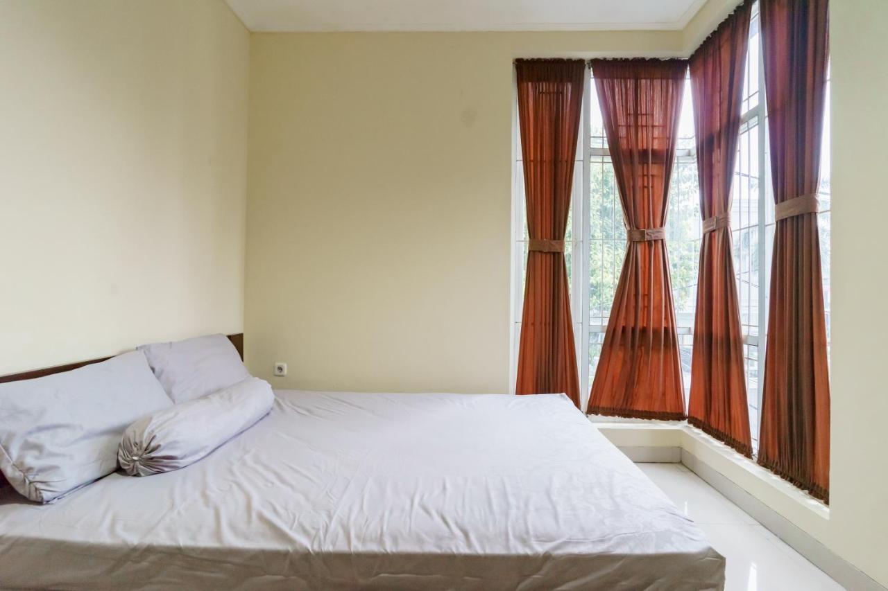 Dago Suites Syariah Cikarang Mitra Reddoorz Bekasi Exterior photo